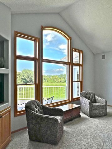 2996 Fairway Drive, Chaska, MN 55318