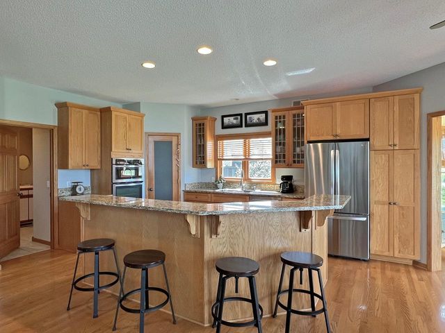 2996 Fairway Drive, Chaska, MN 55318