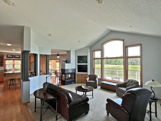 2996 Fairway Drive, Chaska, MN 55318