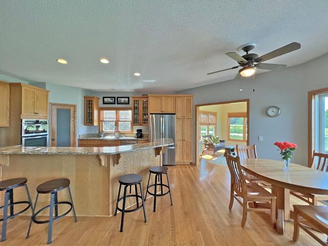 2996 Fairway Drive, Chaska, MN 55318