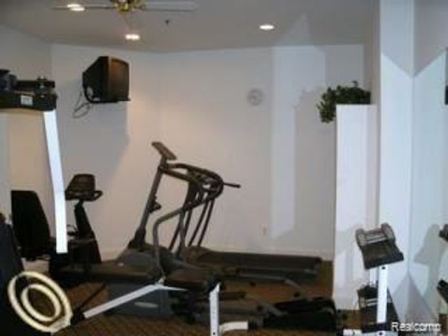 39168 Hayes Road, Clinton Charter Township, MI 48038