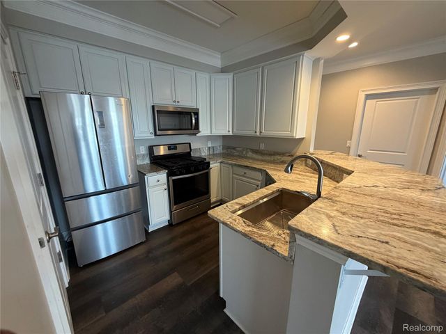 39168 Hayes Road, Clinton Charter Township, MI 48038