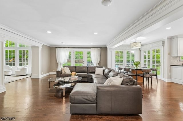 45 Joanna Way, Millburn Twp., NJ 07078