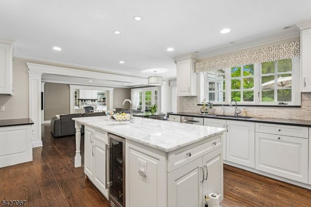 45 Joanna Way, Millburn Twp., NJ 07078