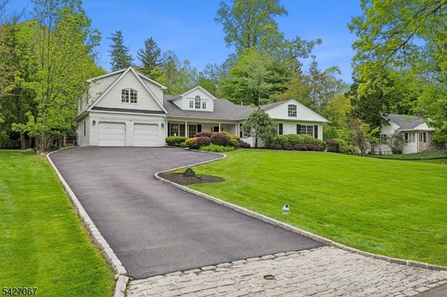 45 Joanna Way, Millburn Twp., NJ 07078
