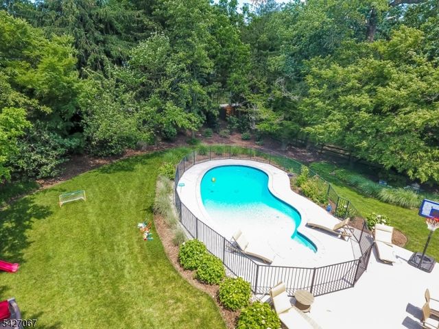 45 Joanna Way, Millburn Twp., NJ 07078