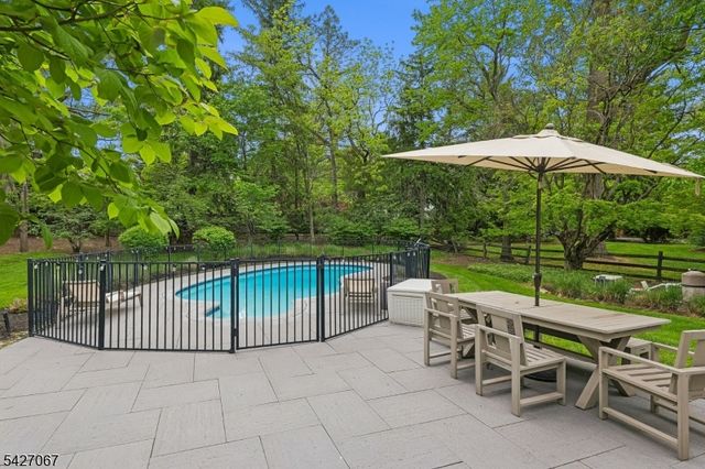 45 Joanna Way, Millburn Twp., NJ 07078