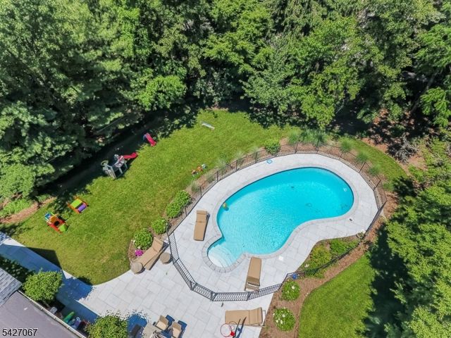 45 Joanna Way, Millburn Twp., NJ 07078