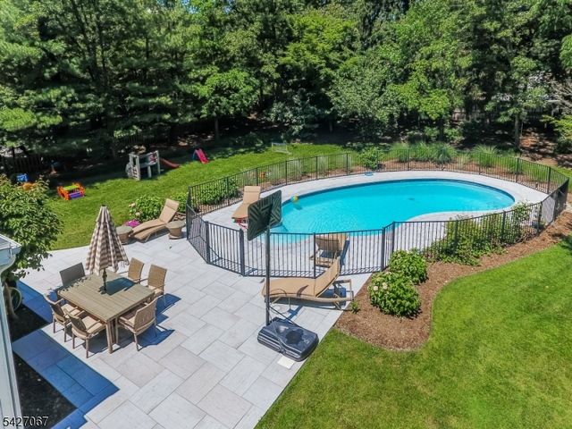 45 Joanna Way, Millburn Twp., NJ 07078