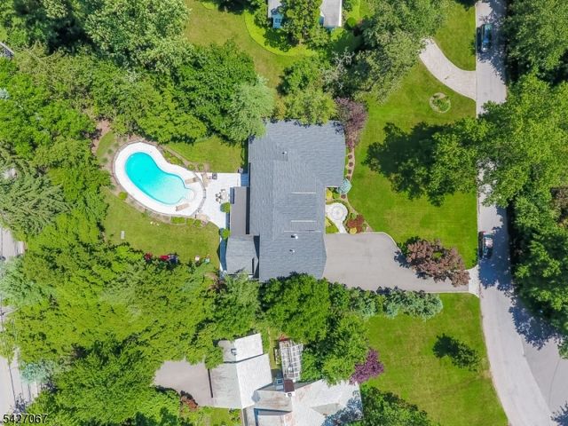45 Joanna Way, Millburn Twp., NJ 07078