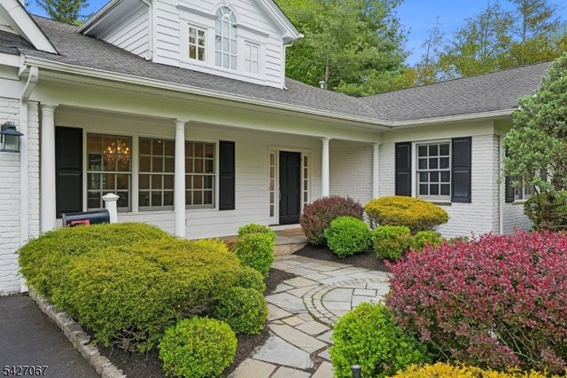 45 Joanna Way, Millburn Twp., NJ 07078