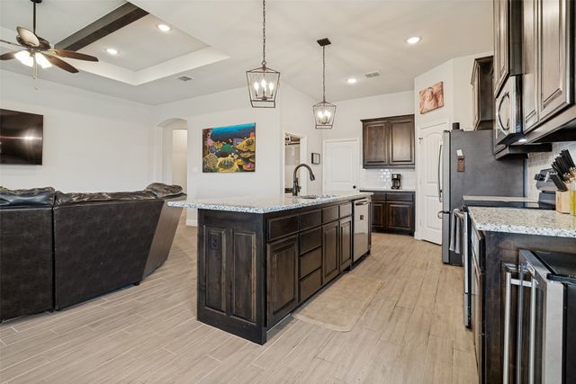 2108 Hill Crest Court, Weatherford, TX 76086