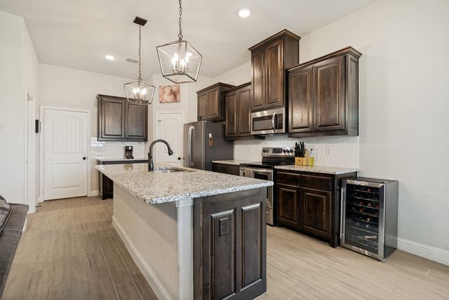 2108 Hill Crest Court, Weatherford, TX 76086