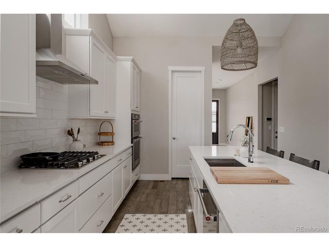 7018 Homeplace St, Castle Rock, CO 80108