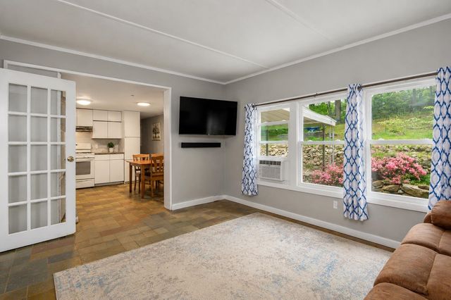 33 Haverhill Road, East Kingston, NH 03827