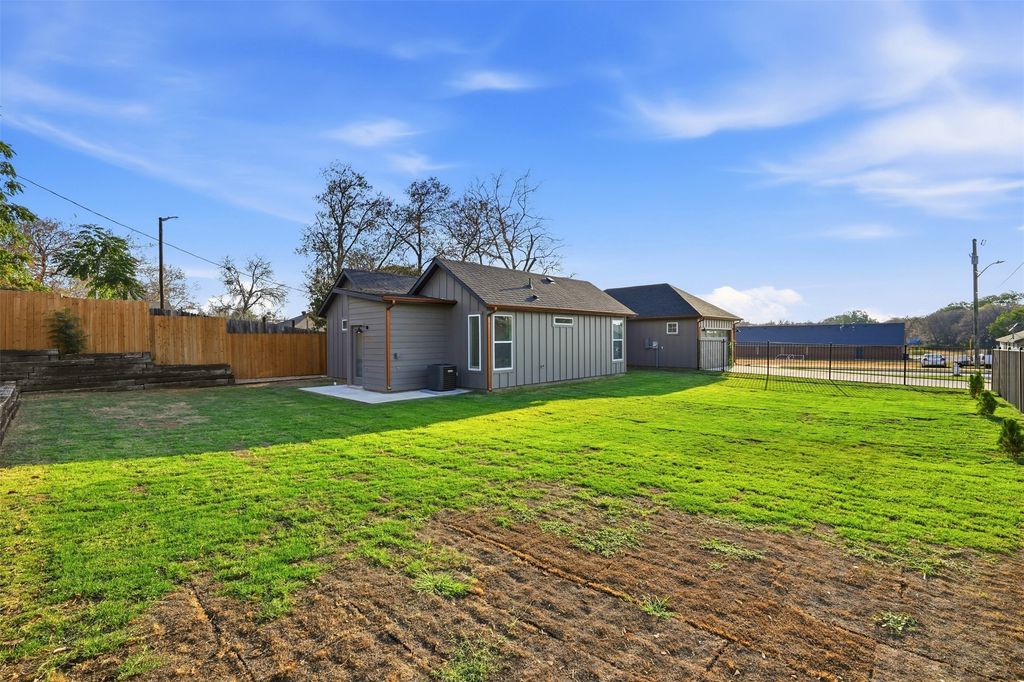 1601 Birdell Street, Fort Worth, TX 76105 — photo 4