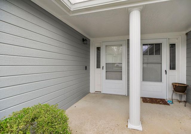 5932 NE Moonstone Drive 3B, Lee's Summit, MO 64064