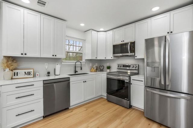 5932 NE Moonstone Drive 3B, Lee's Summit, MO 64064