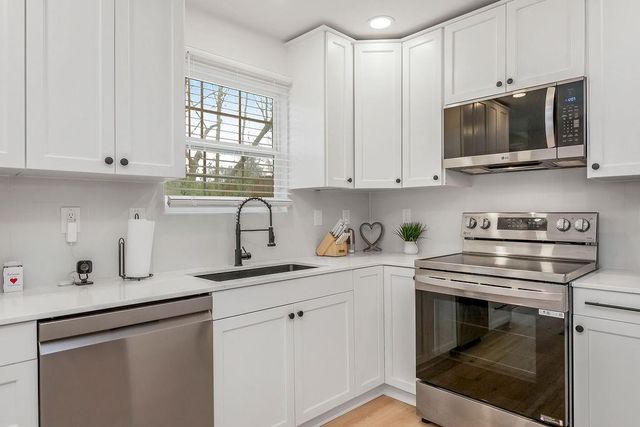 5932 NE Moonstone Drive 3B, Lee's Summit, MO 64064