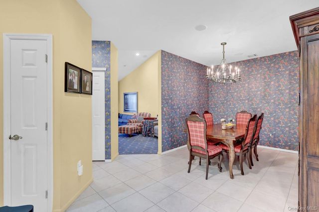 202 Carriage Lane, Plainview, NY 11803