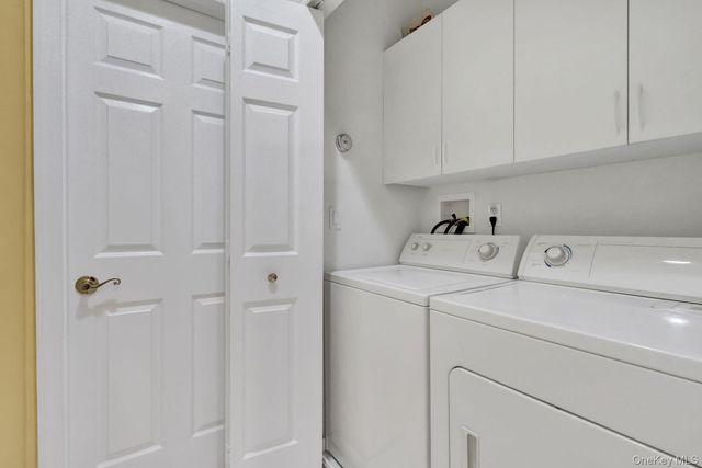 202 Carriage Lane, Plainview, NY 11803