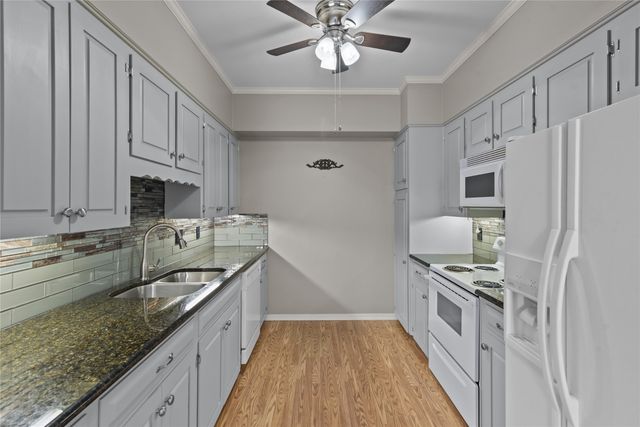 2005 E Kings Highway, Shreveport, LA 71105