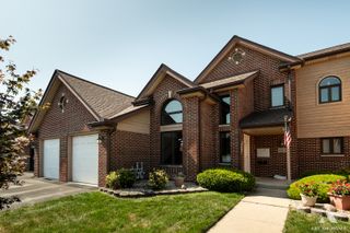 10820 Kathleen Court D, Palos Hills, IL 60465