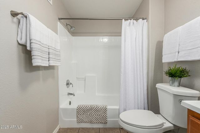 3434 E BASELINE Road 208, Phoenix, AZ 85042