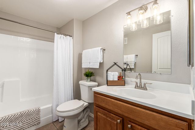 3434 E BASELINE Road 208, Phoenix, AZ 85042