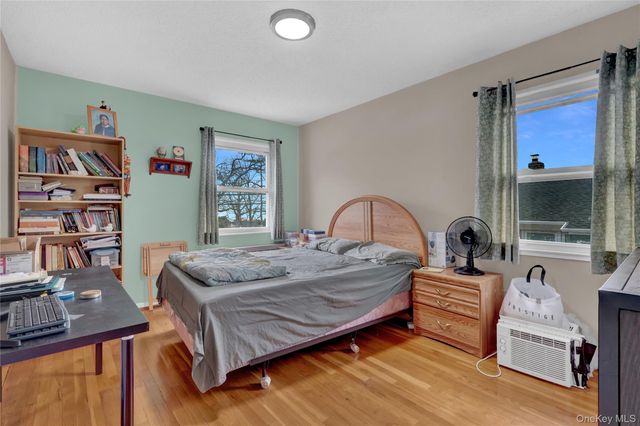 211 Cantiague Rock Road, Westbury, NY 11590