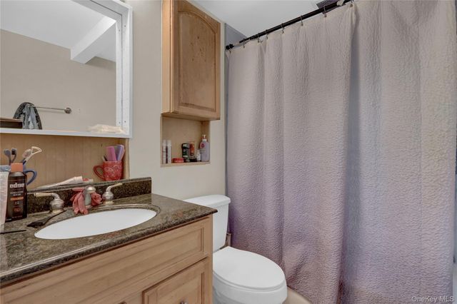 211 Cantiague Rock Road, Westbury, NY 11590