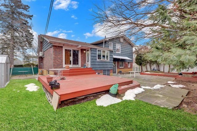 211 Cantiague Rock Road, Westbury, NY 11590