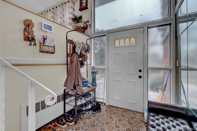 211 Cantiague Rock Road, Westbury, NY 11590