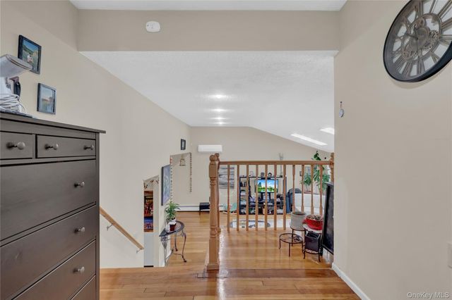 211 Cantiague Rock Road, Westbury, NY 11590