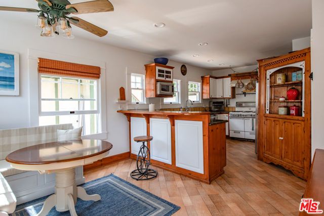 41 Vicente Terrace, Santa Monica, CA 90401
