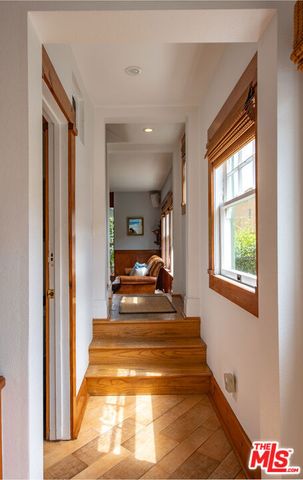 41 Vicente Terrace, Santa Monica, CA 90401