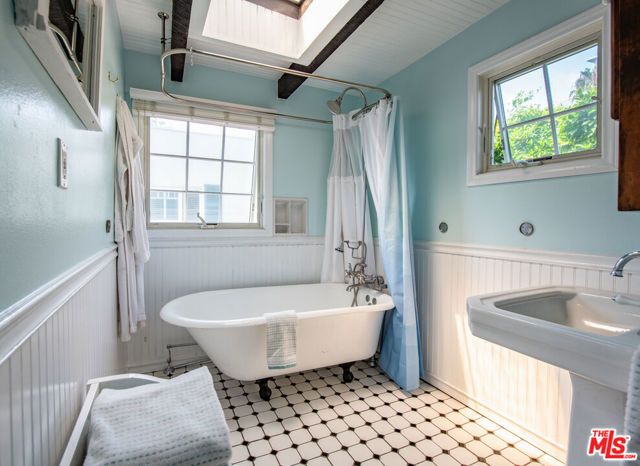 41 Vicente Terrace, Santa Monica, CA 90401