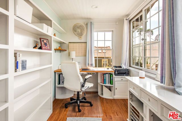 41 Vicente Terrace, Santa Monica, CA 90401
