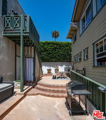 41 Vicente Terrace, Santa Monica, CA 90401
