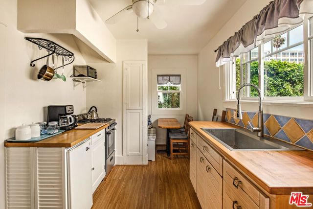 41 Vicente Terrace, Santa Monica, CA 90401