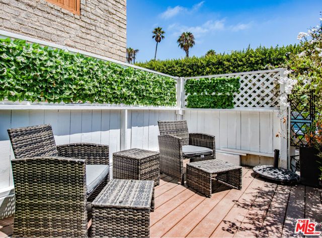 41 Vicente Terrace, Santa Monica, CA 90401
