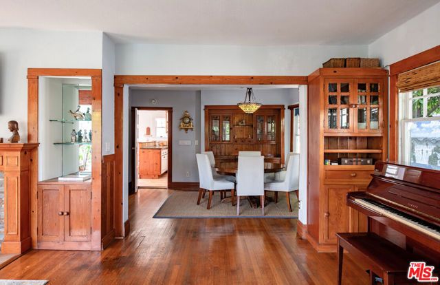 41 Vicente Terrace, Santa Monica, CA 90401