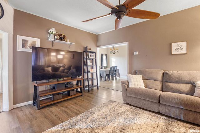 203 E Saint Louis Street, West Frankfort, IL 62896