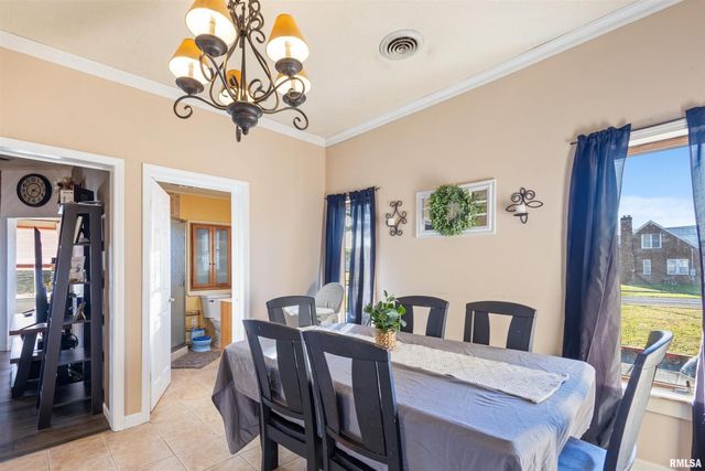 203 E Saint Louis Street, West Frankfort, IL 62896