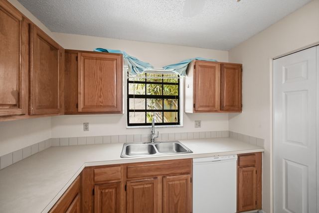 440 Ashwood Place, Boca Raton, FL 33431