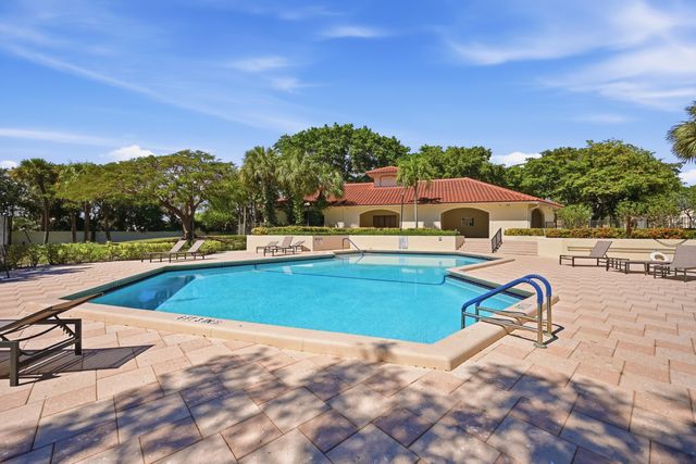 440 Ashwood Place, Boca Raton, FL 33431