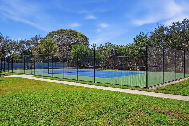 440 Ashwood Place, Boca Raton, FL 33431