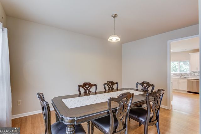 1727 Shire Village Drive, Sugar Hill, GA 30518