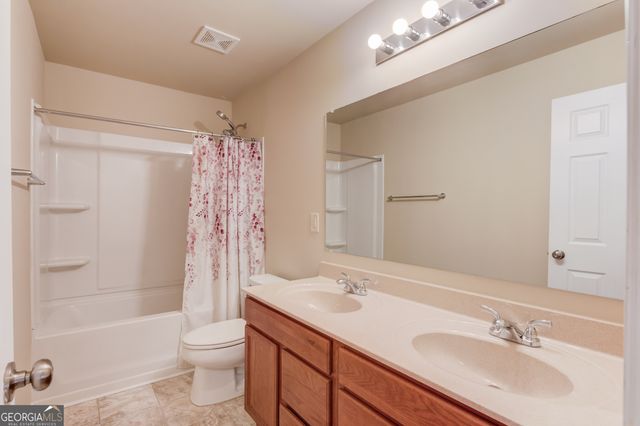 1727 Shire Village Drive, Sugar Hill, GA 30518