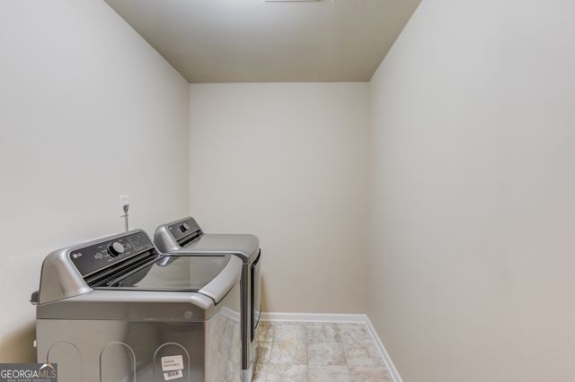 1727 Shire Village Drive, Sugar Hill, GA 30518